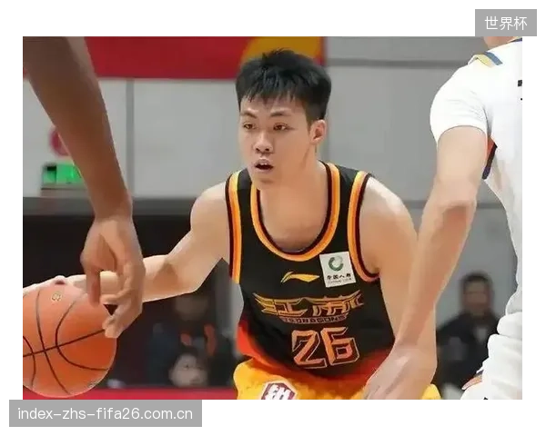 常规赛最佳阵容一阵公布，五位球员均来自不同球队，呈现百花齐放态势。